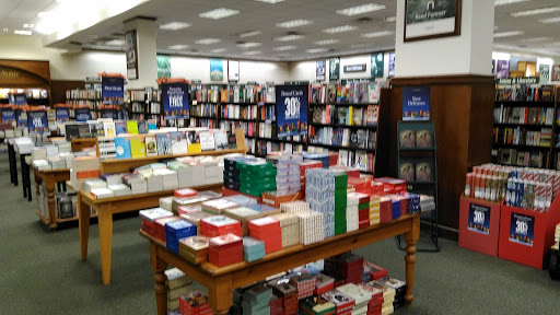 Book Store «Barnes & Noble», reviews and photos, 122 Brandon Town Center Dr, Brandon, FL 33511, USA