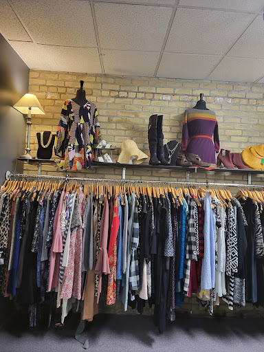 Consignment Shop «Body Expressions Consignment», reviews and photos, 102 W 5th St, Chaska, MN 55318, USA