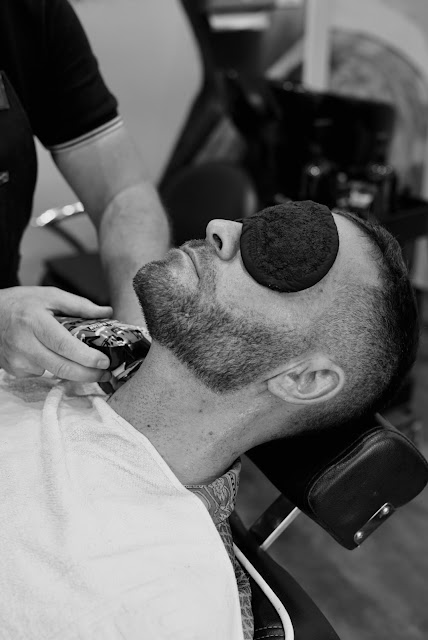 The Barber Shop by Paco López