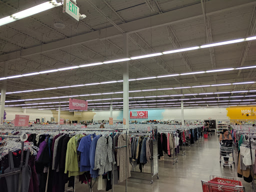 Shopping Mall «Parkway Square Shopping Center», reviews and photos, 16876 Southcenter Pkwy, Tukwila, WA 98188, USA