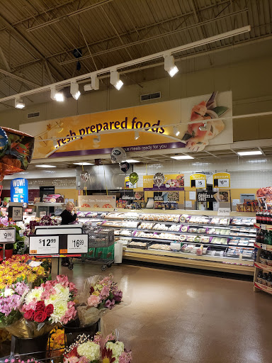 Grocery Store «Stop & Shop», reviews and photos, 625 Paterson Ave, Carlstadt, NJ 07072, USA