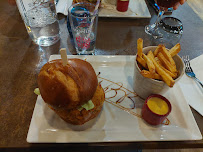 Sandwich au poulet du Restaurant de hamburgers House Berry Burger à Saint-Germain-du-Puy - n°10