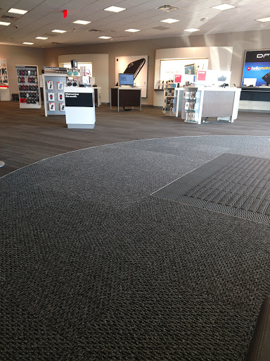 Cell Phone Store «Verizon», reviews and photos, 1926 N Memorial Dr, Lancaster, OH 43130, USA