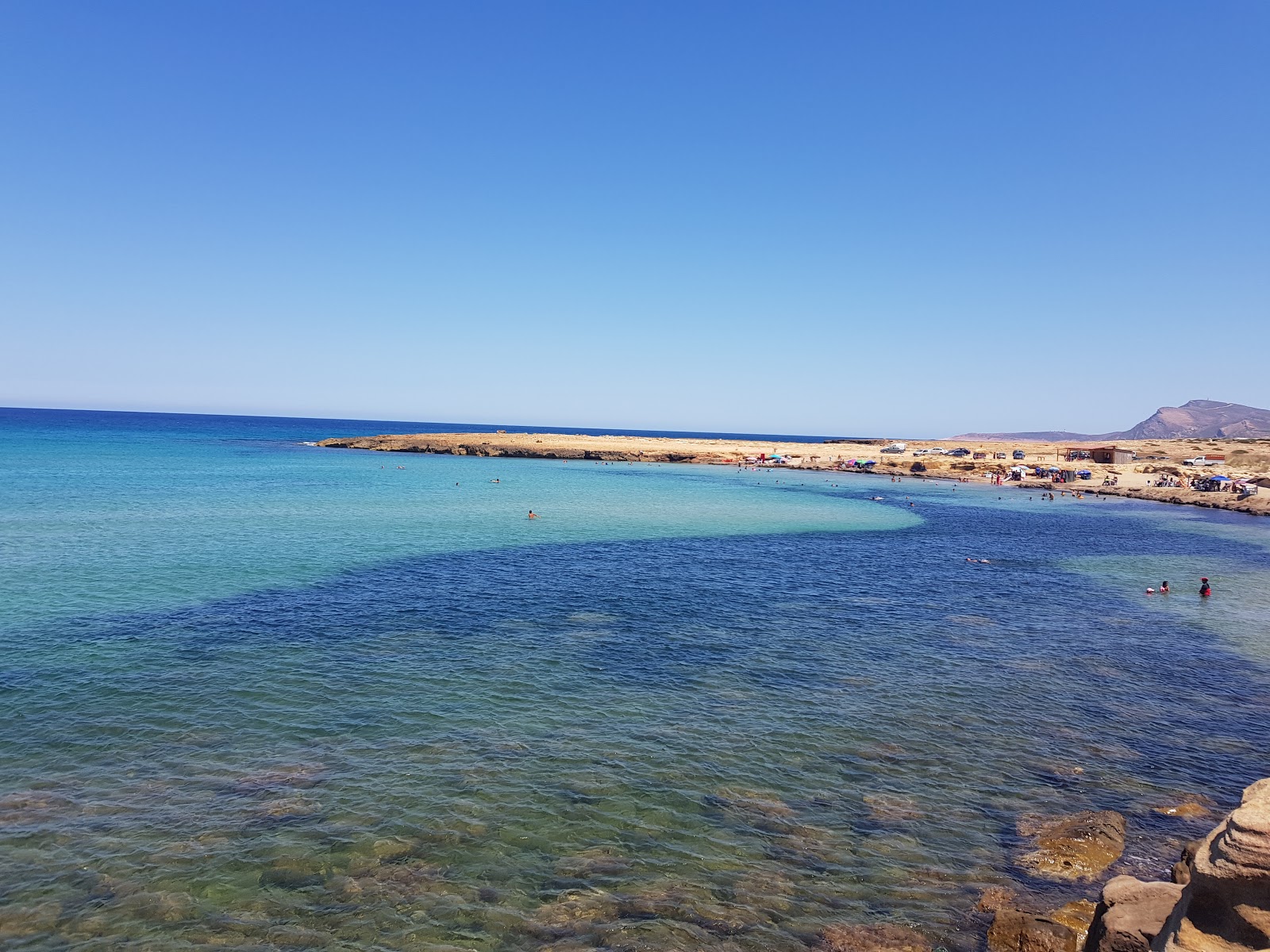 Fotografija Plage Tafia z svetel pesek površino