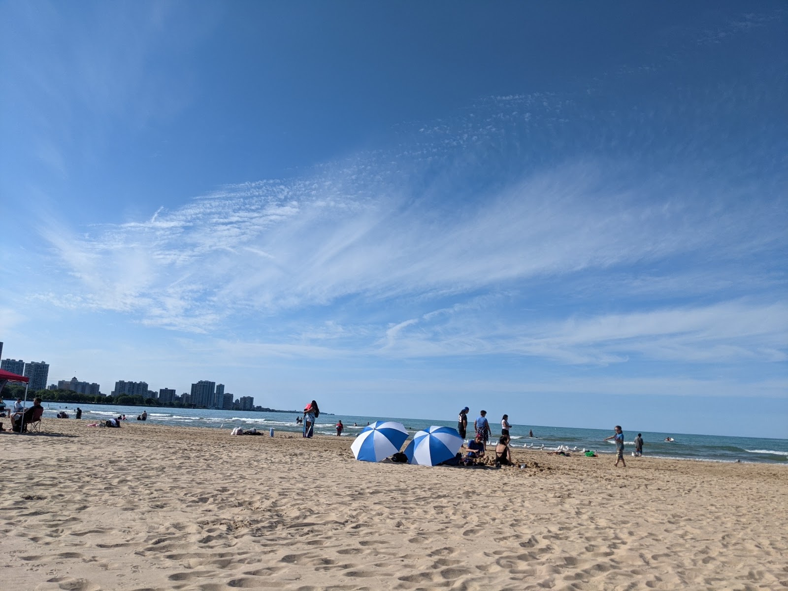 Fotografie cu Montrose Beach - locul popular printre cunoscătorii de relaxare
