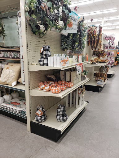 Shopping Mall «Hillside Mall/University Center», reviews and photos, 2509 11th Ave, Greeley, CO 80631, USA