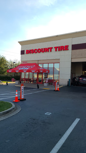 Tire Shop «Discount Tire Store - Jacksonville, FL», reviews and photos, 8080 Philips Hwy, Jacksonville, FL 32256, USA