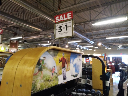 Outdoor Sports Store «Eastern Mountain Sports», reviews and photos, 3349 Monroe Ave, Rochester, NY 14618, USA