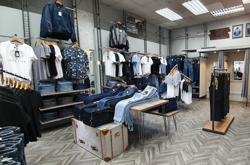 Stores to buy benetton children's clothing Stockport