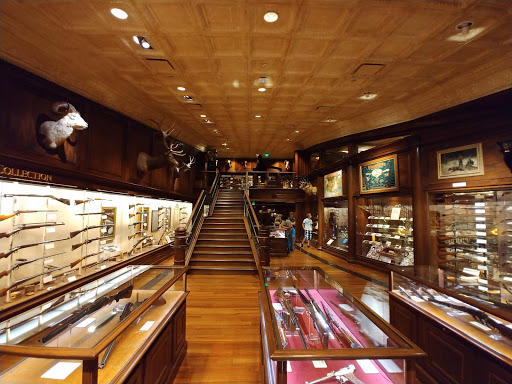 Sporting Goods Store «Bass Pro Shops», reviews and photos, 1935 S Campbell Ave, Springfield, MO 65807, USA