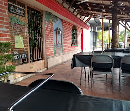 Pizzas y ensaladas Kizza photo