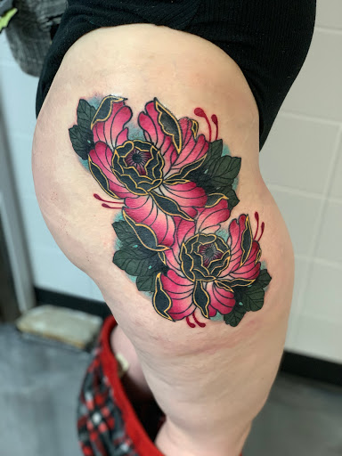 Explore fine line hand tattoo ideas, creative tattoo ideas in Tallmadge, available at Killjoy tattoo