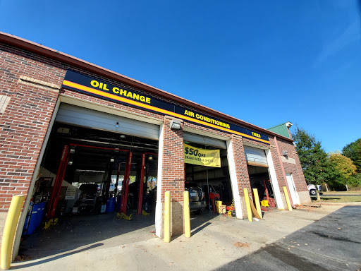 Auto Repair Shop «Meineke Car Care Center», reviews and photos, 2438 Limestone Pkwy, Gainesville, GA 30501, USA