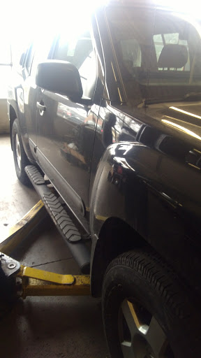 Auto Repair Shop «Meineke Car Care Center», reviews and photos, 2401 Westown Pkwy, West Des Moines, IA 50266, USA