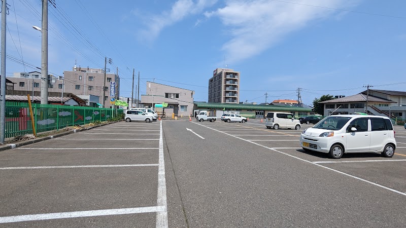 三沢市営駐車場