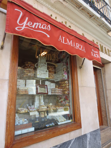 Pastelería Confitería Yemas Almarza en Almazán, Soria