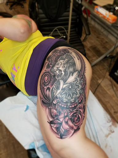 Tattoo Shop «Black Swan Tattoo», reviews and photos, 2947 Florida Ave S, Lakeland, FL 33803, USA