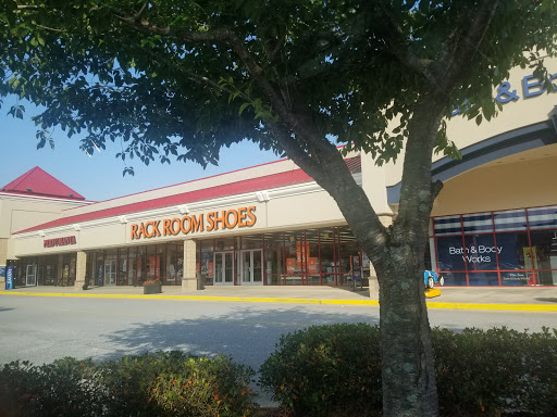Outlet Mall «Tanger Outlet Commerce», reviews and photos, 800 Steven B Tanger Blvd, Commerce, GA 30529, USA