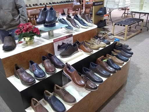 Shoe Store «Reyers Shoe Store», reviews and photos, 40 S Water Ave, Sharon, PA 16146, USA