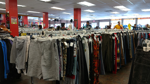 Used Clothing Store «Buffalo Exchange Austin», reviews and photos, 2904 Guadalupe St, Austin, TX 78705, USA