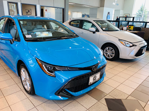 Toyota Dealer «Oakbrook Toyota», reviews and photos, 550 E Ogden Ave, Westmont, IL 60559, USA