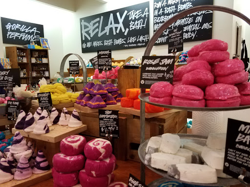 Cosmetics Store «Lush Cosmetics», reviews and photos, 7101 Democracy Blvd, Bethesda, MD 20817, USA