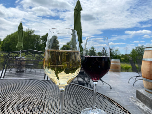 Winery «M Cellars», reviews and photos, 6193 S River Rd W, Geneva, OH 44041, USA