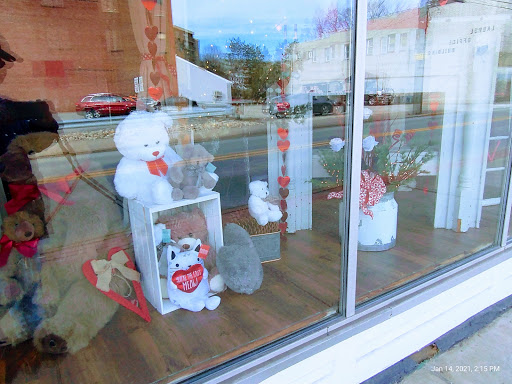 Florist «DeMuth Florist», reviews and photos, 302 Pittsburgh St, Connellsville, PA 15425, USA