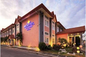 Microtel by Wyndham Davao image