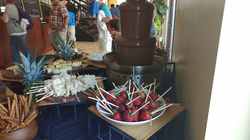 American Restaurant «Pinstripes», reviews and photos, 13500 Nall Ave, Overland Park, KS 66223, USA