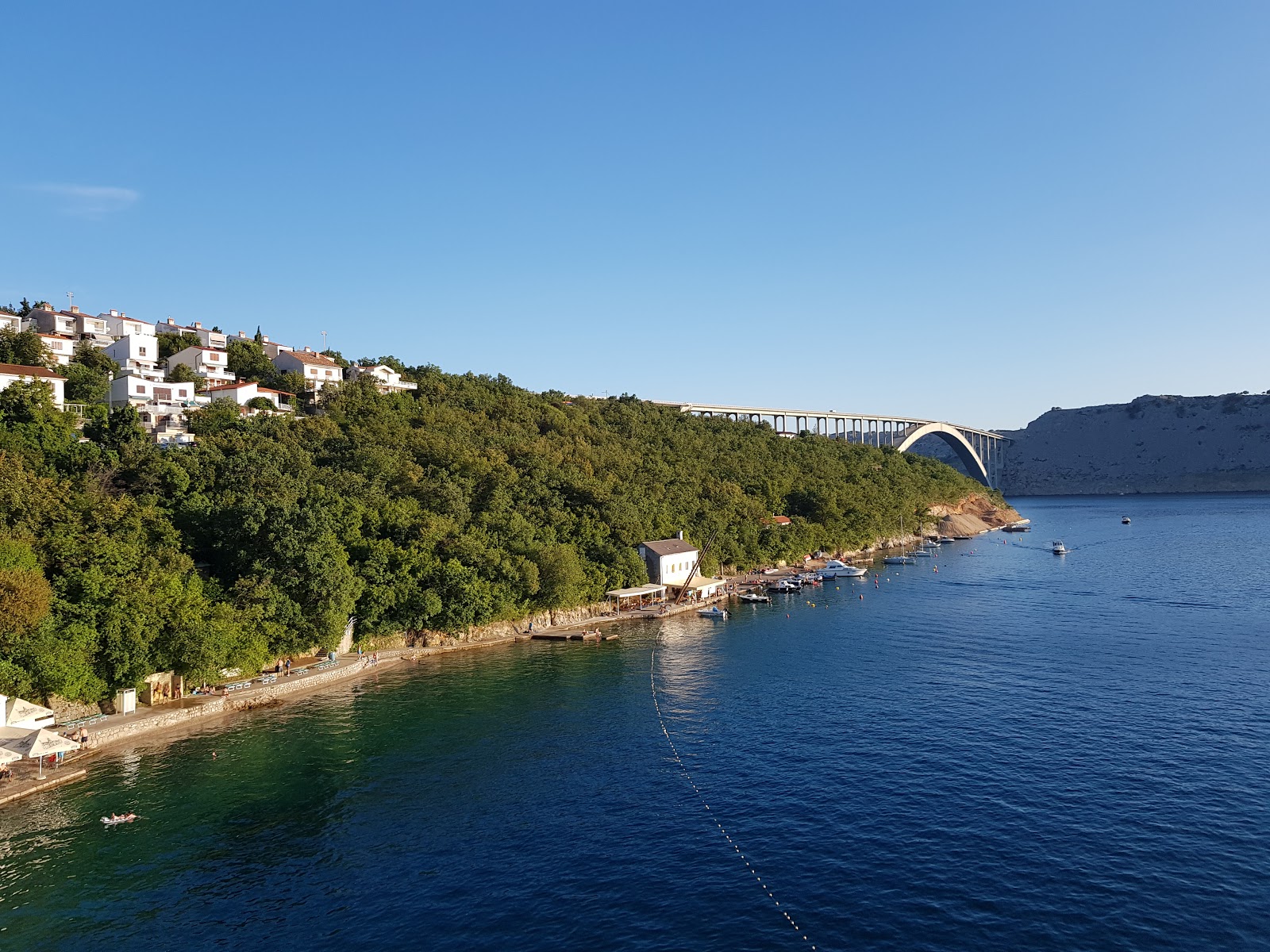 Uvala Scott beach II'in fotoğrafı imkanlar alanı