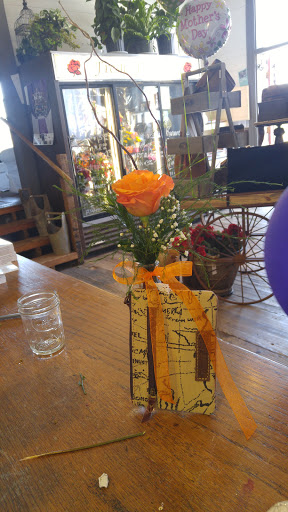 Florist «Platform 322», reviews and photos, 322 W Main St, Lexington, IL 61753, USA