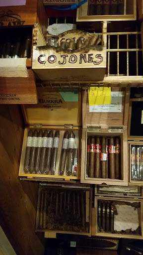 Tobacco Shop «Trading Post Tobacco & Cigars», reviews and photos, 5510 W Devon Ave, Chicago, IL 60646, USA