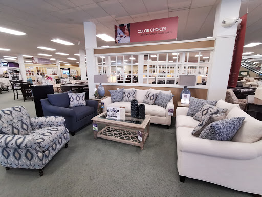 Furniture Store «Raymour & Flanigan Furniture and Mattress Store», reviews and photos, 1314 US-22, Phillipsburg, NJ 08865, USA