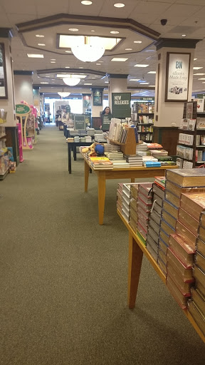 Barnes & Noble image