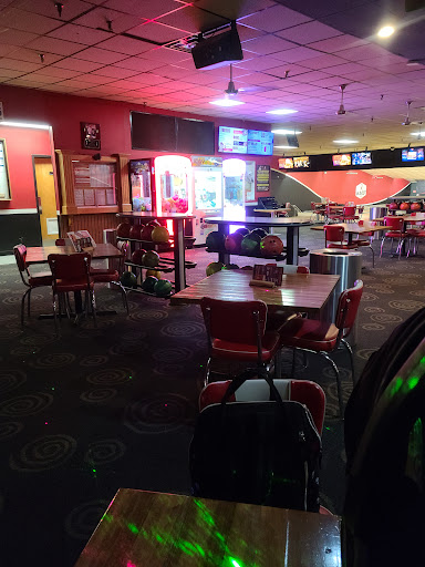 Bowling Alley «AMF Pin-O-Rama Lanes», reviews and photos, 1724 Genesee St, Utica, NY 13502, USA