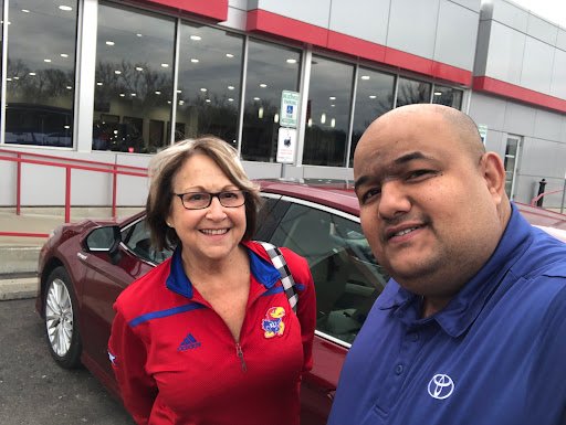 Toyota Dealer «Molle Toyota», reviews and photos, 601 W 103rd St, Kansas City, MO 64114, USA