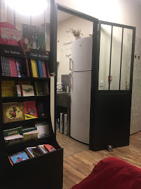 Bibliothèque du Le Livre gourmand - Restaurant et librairie à Carpentras - n°7