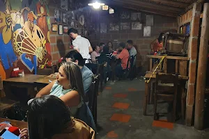 Pizzería El Portón de San Antonio image