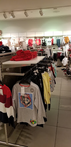 Clothing Store «H&M», reviews and photos, 400 S Baldwin Ave, Arcadia, CA 91007, USA