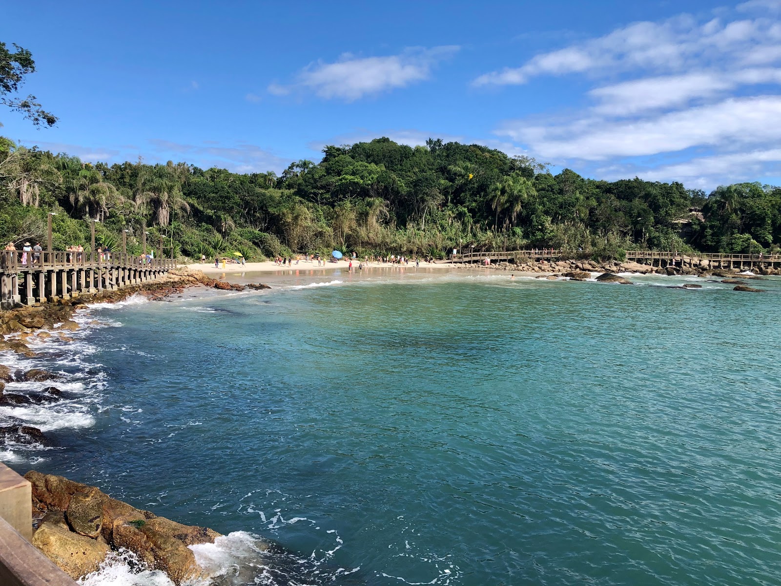 Zdjęcie Praia do Ribeiro z powierzchnią jasny piasek