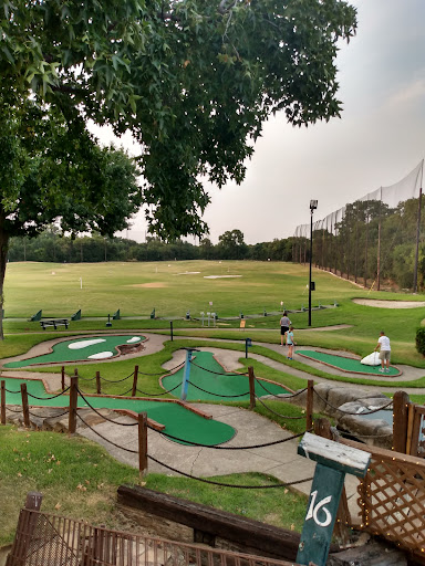 Golf Driving Range «Golf Center of Arlington», reviews and photos, 1301 NE Green Oaks Blvd, Arlington, TX 76006, USA