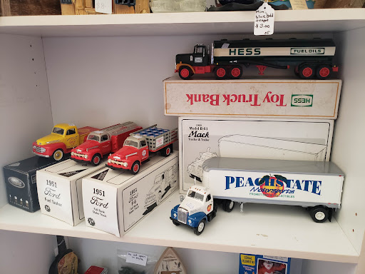 Thrift Store «Treasure Seekers», reviews and photos, 110 S 5th St, Griffin, GA 30223, USA