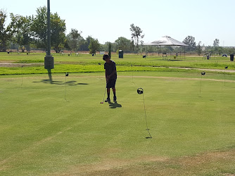 Bluff Pointe Golf Course and Learning Center