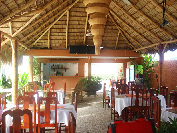 Tierra y Mar - Restaurant & Bar