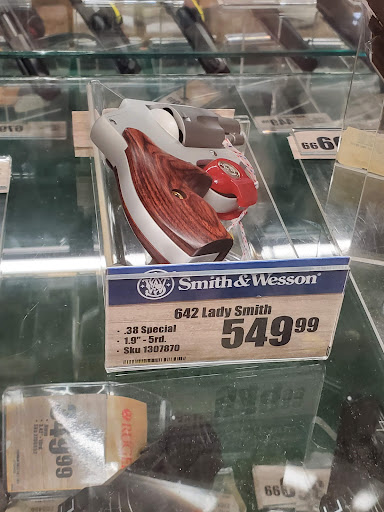 Sporting Goods Store «Bass Pro Shops», reviews and photos, 1365 S 5th St, St Charles, MO 63301, USA