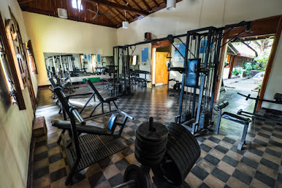 PURE Gym - Spa - Yoga - Del Convento San Francisco 1.5 cuadras al este, 43000, Nicaragua