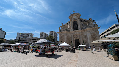 Borne de charge Place Charles III à Nancy