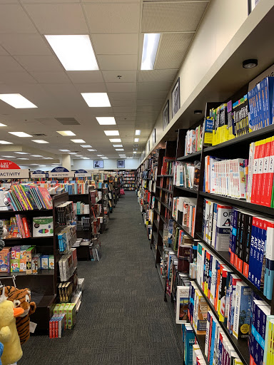 Book Store «Books-A-Million», reviews and photos, 6170 W Grand Ave #309, Gurnee, IL 60031, USA