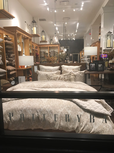 Furniture Store «Pottery Barn», reviews and photos, 1415 4th St, Santa Monica, CA 90401, USA